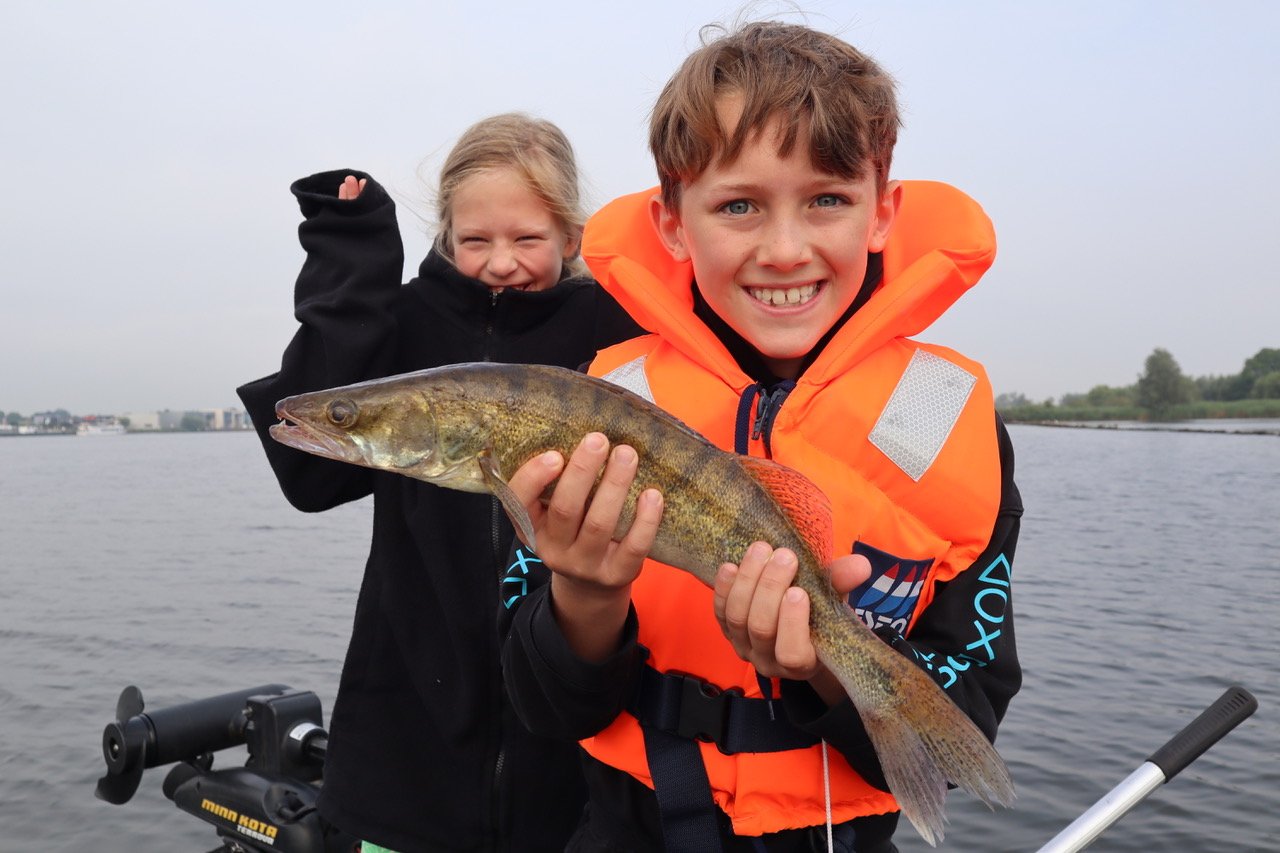 vissen met kinderen in de Biesbosch, vistocht Biesbosch