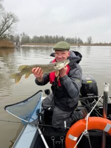 snoek in de biesbosch